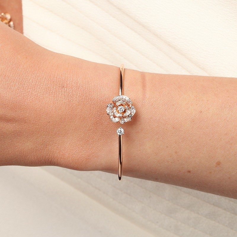 Lady Rose Bangle Yellow Gold